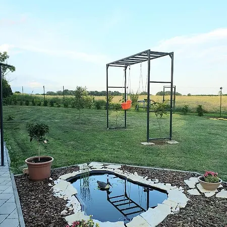 Summerside Apartmán *